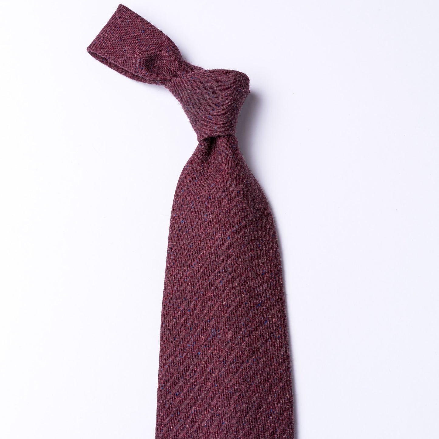 Dark red tie made of pure wool