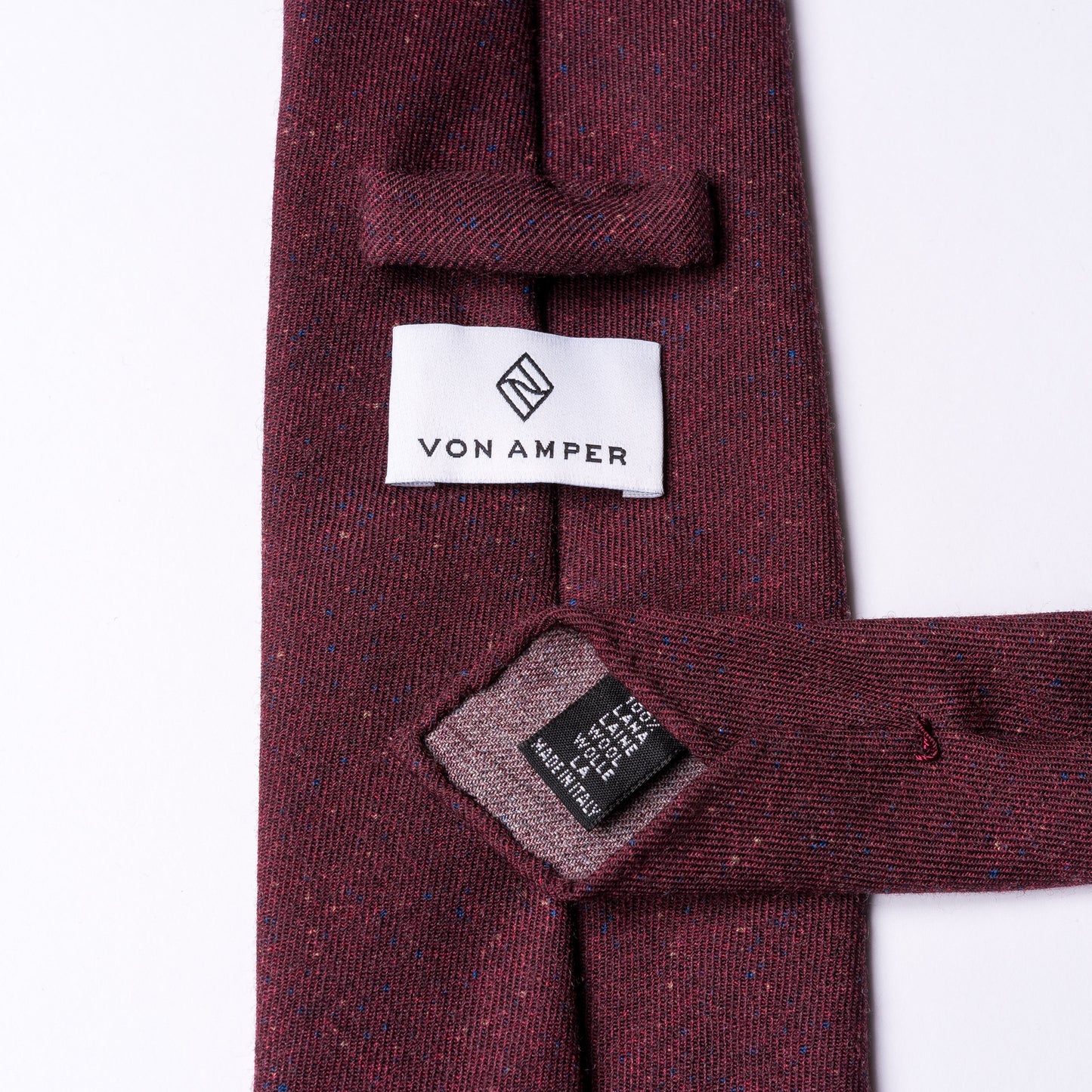 Dark red tie made of pure wool